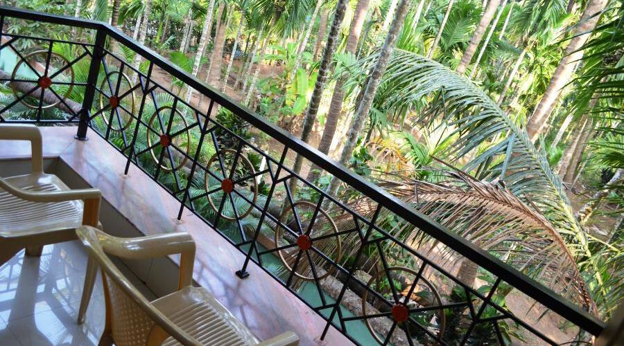 Arya Inn, Diveagar 5